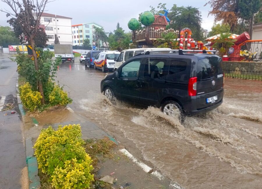 Meteoroloji Genel Müdürlüğü, Bursa'da yarın kuvvetli sağanak yağış beklendiği belirterek,