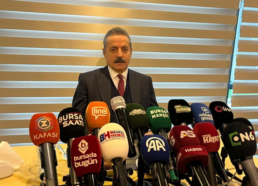 Eski devlet Bakanı ve AK Parti  Milletvekili Faruk Çelik, Bursaspor'un