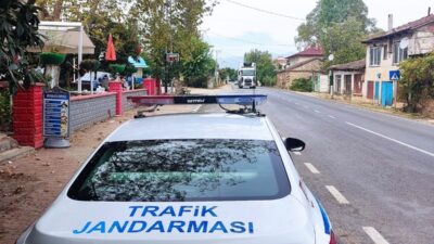 Bursa'nın Orhangazi ilçesinde, ilçe Jandarma Komutanlığına bağlı trafik ekipleri tarafından,