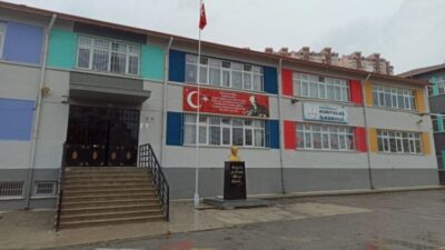 Bursa'nın Orhangazi ilçesinde bulunan ve ilçenin en eski okullarından biri