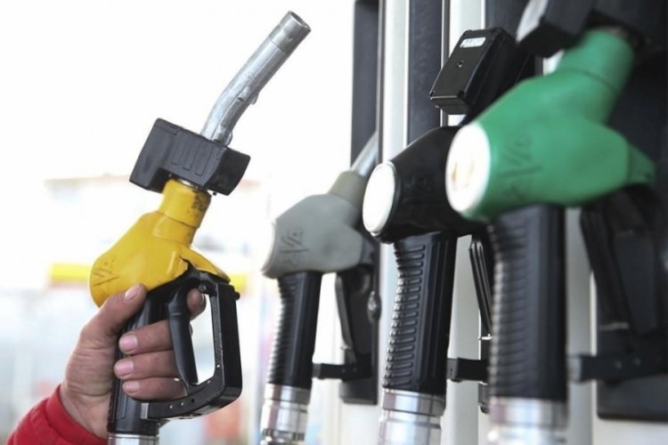 Küresel piyasalarda Brent petrol fiyatlarındaki dalgalanma ve döviz kurundaki hareketlilik,