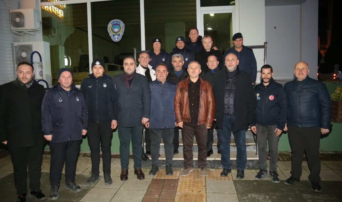 Bursa'nın Orhangazi ilçesinde ilçe protokolü yılbaşı gecesini mesaide geçiren sağlık, 