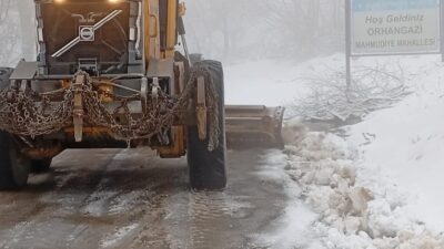 Bursa'nın Orhangazi ilçesinin yüksek kesimlerinde gece saatlerinden itibaren devam eden