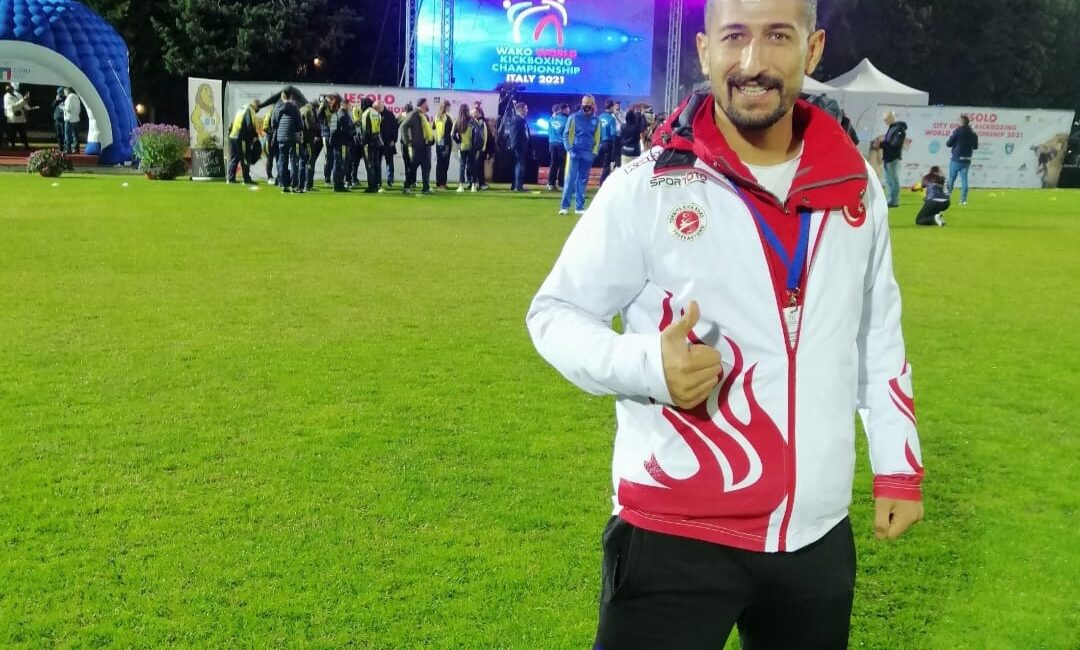Bursa'nın Orhangazi ilçesinde yaşayan ve uzun yıllardır ilçede kick boks