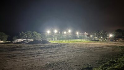 Bursa'nın Orhangazi ilçesine bağlı Çakırlı Mahallesi'nde bulunan spor tesisi bakımsızlık