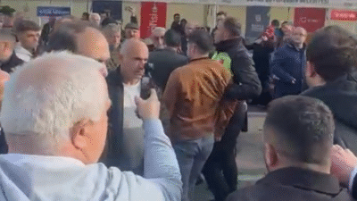 Bursa Büyükşehir Belediye Başkanı Mustafa Bozbey’e yönelik Yıldırım ilçesinde gerçekleştirilen