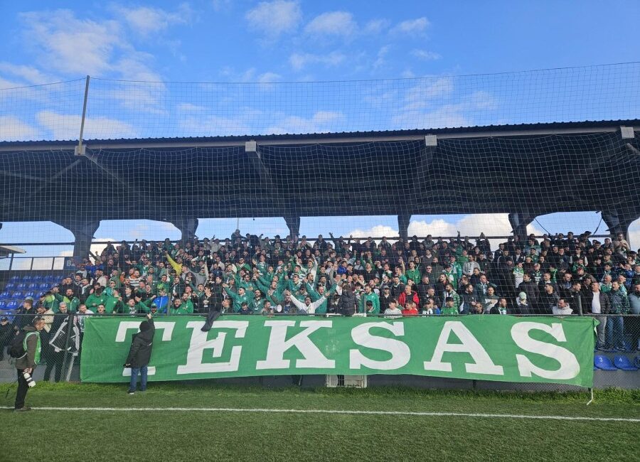 Bursaspor'un ligin 21. haftasında oynayacağı Arnavutköy Belediyespor karşılaşmasında taraftarlar stadyumu