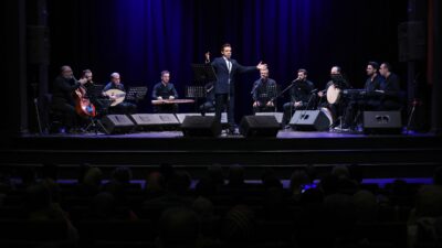  Bursa Büyükşehir Belediyesi’nin Ramazan etkinlikleri kapsamında düzenlediği konser dinleyenlere