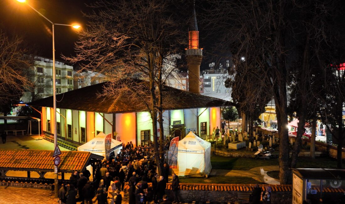 Bursa Büyükşehir Belediyesi’nin Kestel ilçesinde düzenlediği iftar programında konuşan Başkan