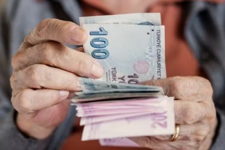 Sosyal Güvenlik Kurumu (SGK), en düşük emekli aylığının 20 bin