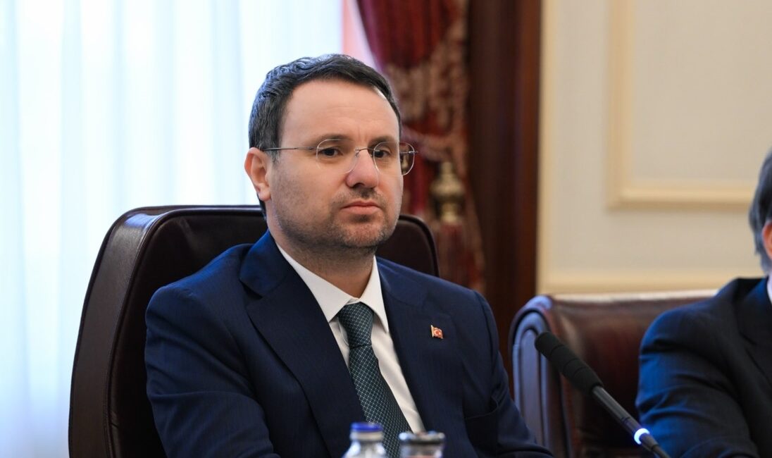 Adalet Bakanı Akın Gürlek, sosyal medya kullanımına yönelik devrim niteliğinde