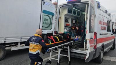 Bursa'nın Orhangazi ilçesinde ana yol üzerinde meydana gelen trafik kazasında,