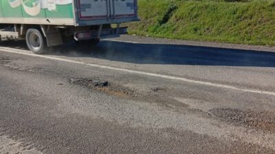 Bursa'nın Orhangazi ilçesinde, Yeniköy yolu üzerinde bulunan çok sayıda derin