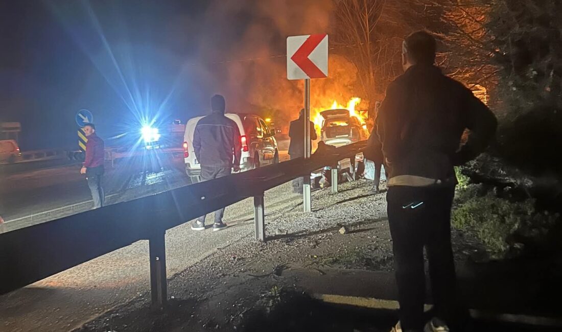 Orhangazi -Yalova yolu üzerindeki Süpürgelik mevkiinde seyir halindeki bir otomobilde