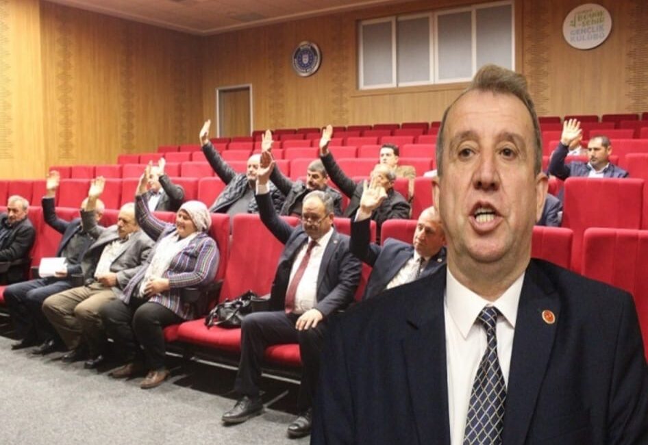 Bursa’nın Orhangazi ilçesinde Muhtarlar derneğinin seçimli olağan genel kurul toplantısı