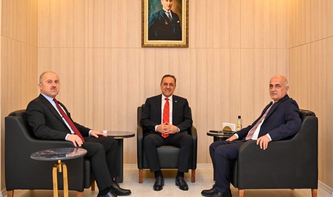 Orhangazi Kaymakamı Zafer Karamehmetoğlu ve Gemlik Kaymakamı Osman Aslan Canbaba,