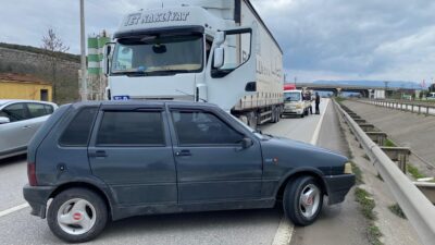 Bursa'da, Orhangazi-Gemlik yolu üzerinde bir TIR, bir kamyonet ve bir