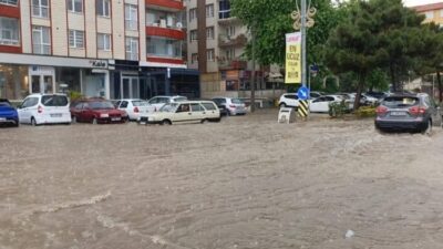 Bursa Valiliği, şehir genelinde etkili olması beklenen şiddetli sağanak yağışlara