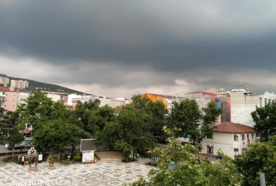 Bursa'nın Orhangazi ilçesinde bahardan kalma bir haftasonunun ardından yeni haftada