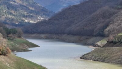 Bursa'da yaz aylarında yaşanan mevsim normallerinin üzerindeki kuraklık, kentin barajlarını