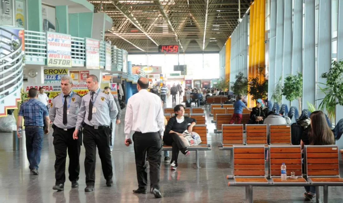 Ramazan Bayramı öncesinde Bursa Şehirlerarası Otobüs Terminali'nde hareketlilik artmaya başladı.