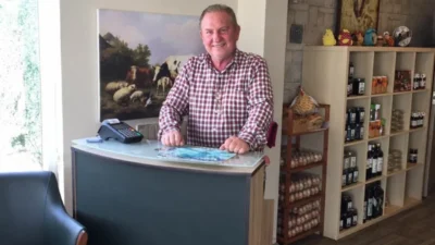 Bursa'nın 1959'dan bu yana hizmet veren köklü markalarından Bahar Süthanesi'nin