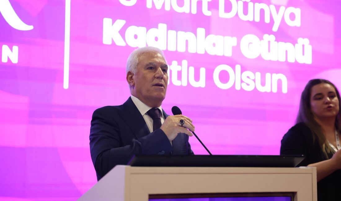 Bursa Büyükşehir Belediye Başkanı Mustafa Bozbey, eşi Seden Bozbey ile