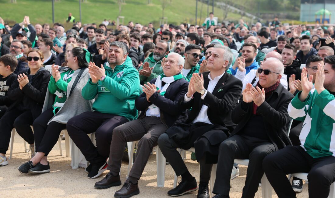  Bursaspor’un TFF 2. Lig’de Kahramanmaraş İstiklalspor ile oynadığı karşılaşma, Bursa
