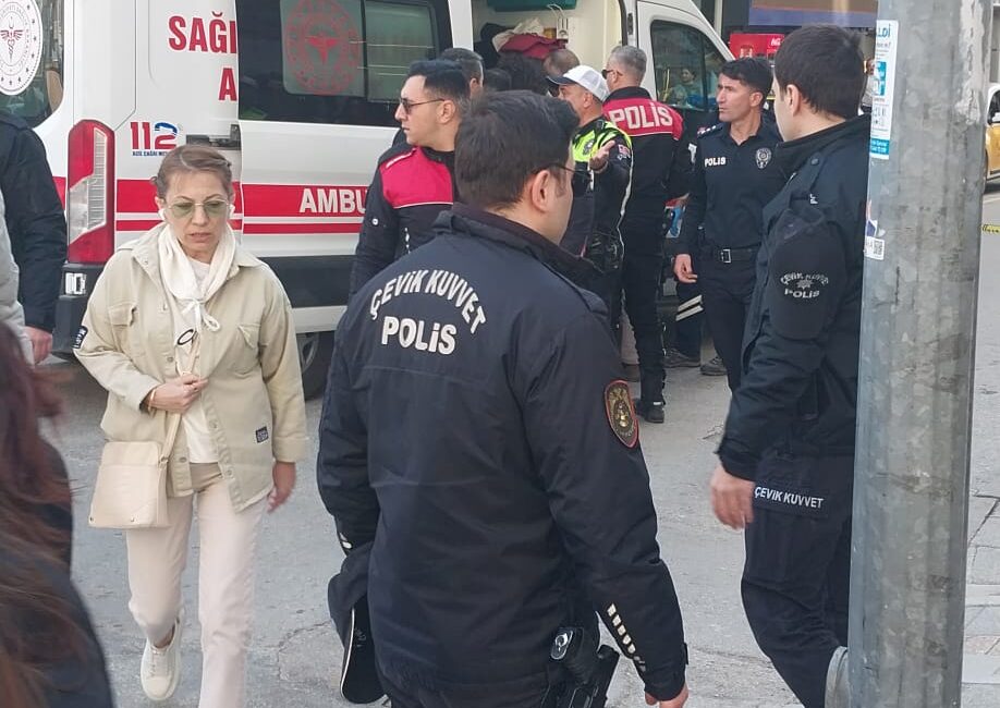 Bursa'nın Gemlik ilçesinde İstiklal Caddesinde meydana gelen olayda, çıkan çatışmada,