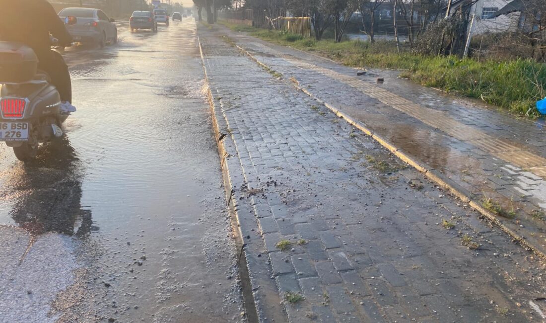 Bursa’nın Orhangazi ilçesinde, göl yolu üzerindeki ana su borularından biri