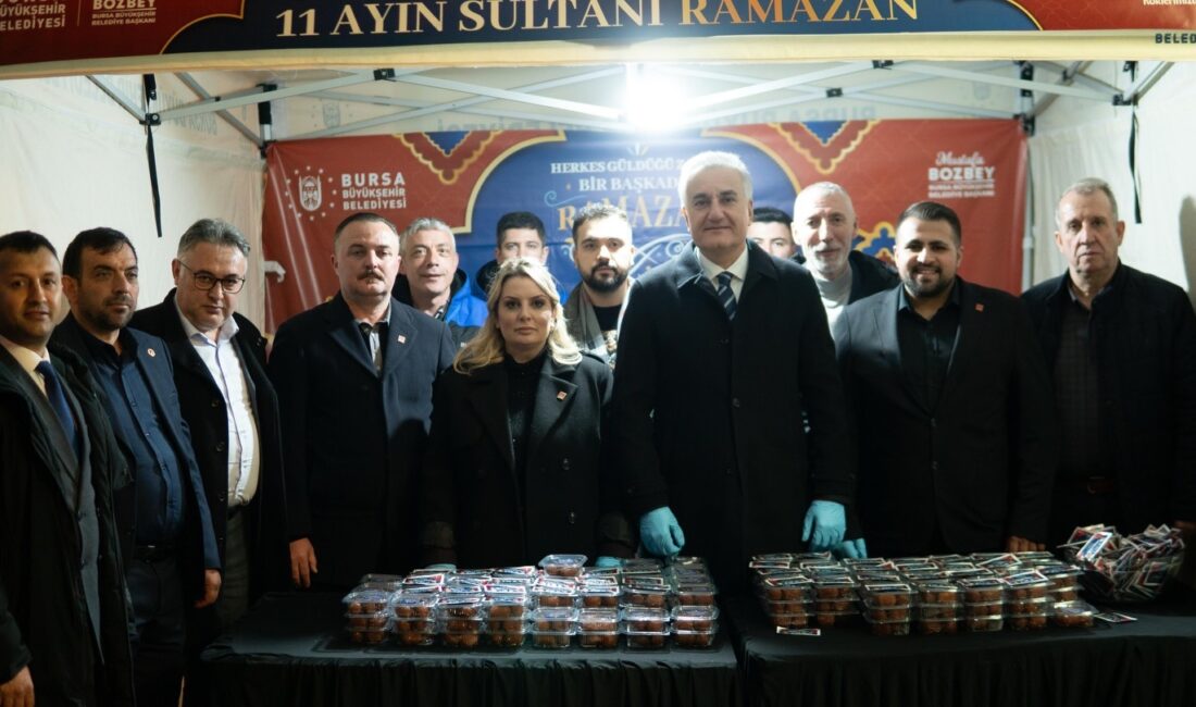 Bursa Büyükşehir Belediyesi tarafından Orhangazi'de geçtiğimiz akşam yapılan iftar programına