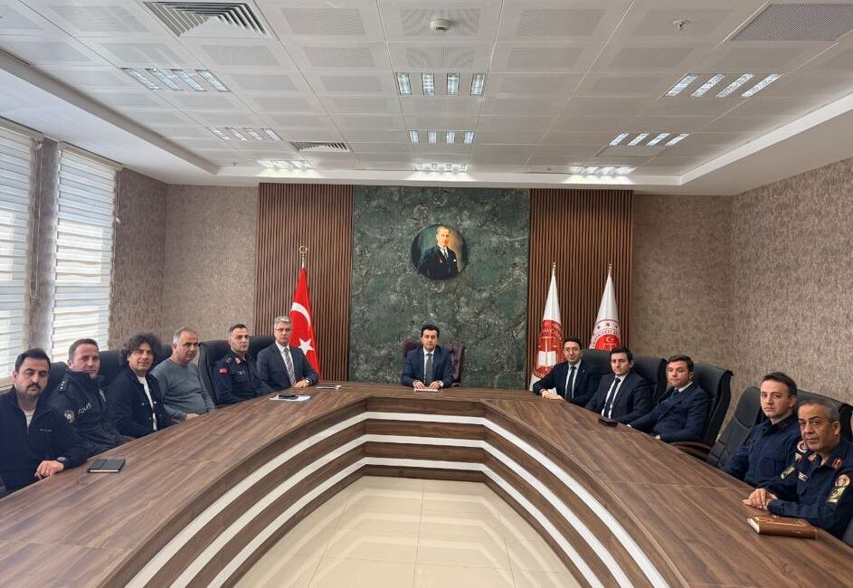 Bursa'nın Gemlik ilçesinde Cumhuriyet Başsavcılığı koordinesinde, ilçede suçla mücadele çalışmalarını