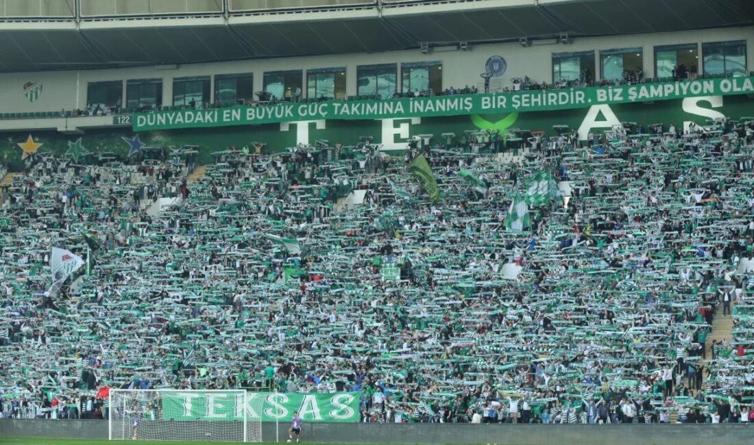Bursaspor'da 2026-2027 sezonu kombine yenileme dönemine taraftarlar ilk günden yoğun