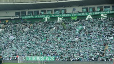 Bursaspor'da 2026-2027 sezonu kombine yenileme dönemine taraftarlar ilk günden yoğun