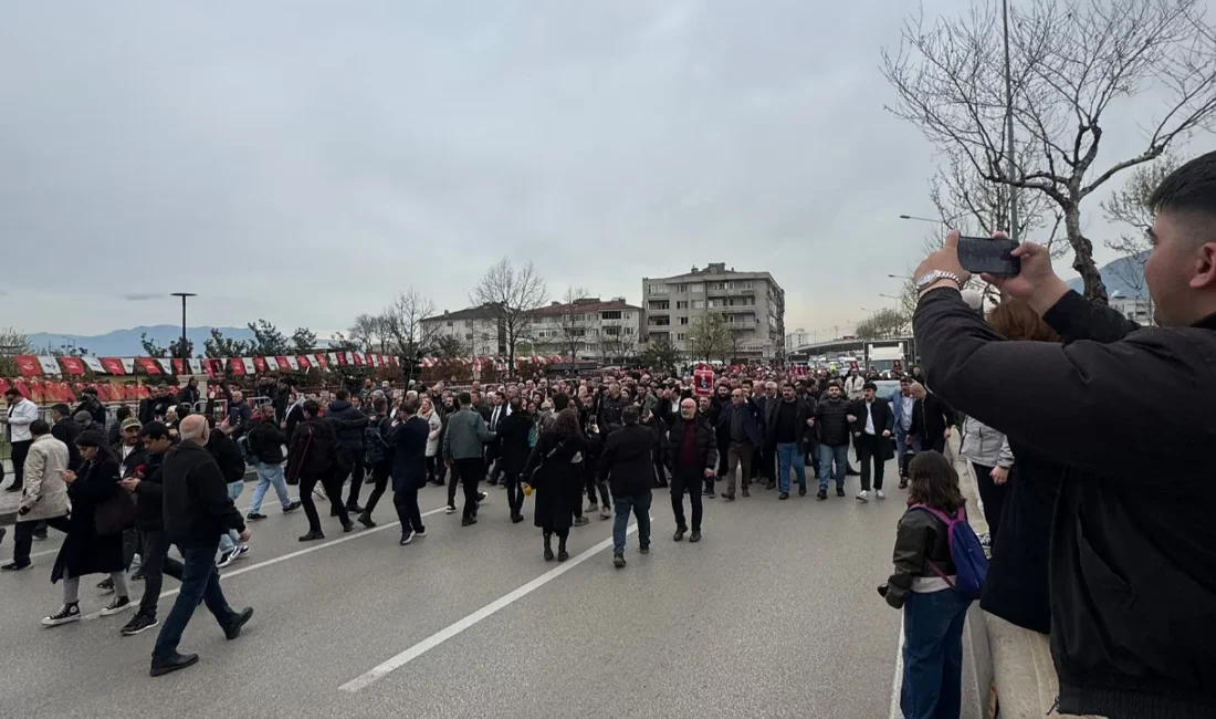 Cumhuriyet Halk Partisi (CHP) meclis üyeleri, alınan karar doğrultusunda bugün