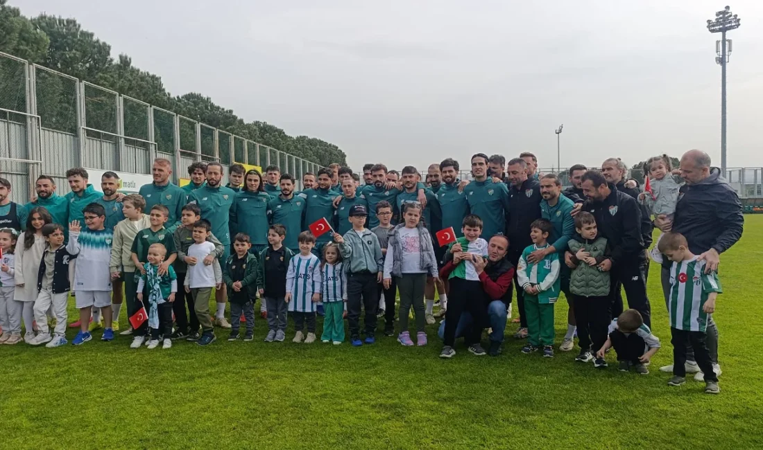Bursaspor, Reaksiyon Hareket ve Beceri Akademisi öğrencilerini Özlüce Tesisleri'nde konuk