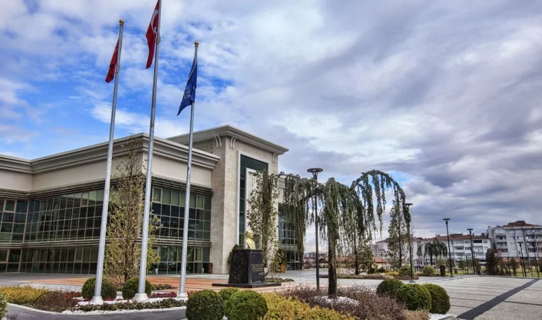 Bursa Büyükşehir Belediyesi'nde üst düzey kadrolarda yapılan değişiklikler devam ediyor.