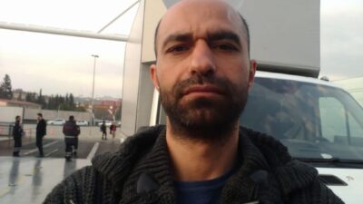 Bursa’nın Orhangazi ilçesinde esnaflık yapan 44 yaşındaki mobilya ustası Sinan