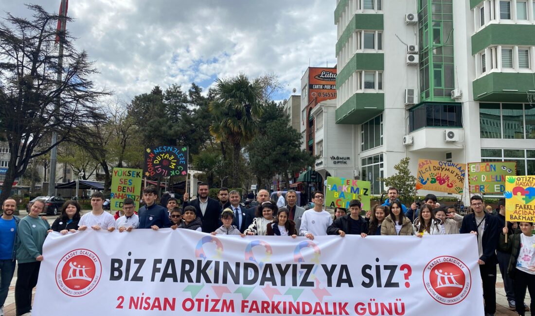 2 Nisan Dünya Otizm Farkındalık Günü kapsamında Orhangazi Cumhuriyet Meydanı,