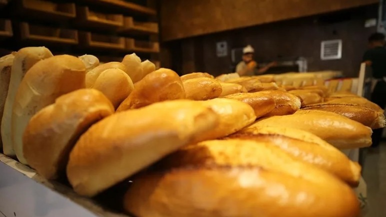 Bursa’da ekmek fiyatlarına yapılan zam bugünden itibaren geçerli olmaya başlayacak.