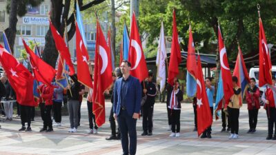 Bursa'nın Orhangazi ilçesinde 23 Nisan Ulusal Egemenlik ve Çocuk Bayramı