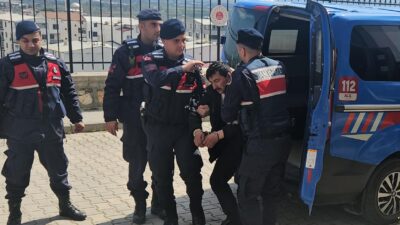 Bursa'nın Orhangazi ilçesinde geçtiğimiz akşam saatlerinde çıkan silahlı kavgada, baba