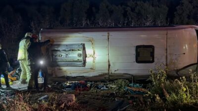 Bursa'da, Orhangazi - İznik yolu üzerinde meydana gelen kazada, içi