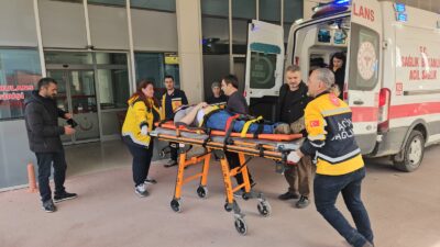 Bursa'nın Orhangazi ilçesinde çalıştığı çatıdan apartman boşluğuna düşerek ağır yaralanan