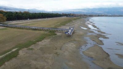 İznik Gölü'nde yaşanan su çekilmesi, yalnızca kuraklıkla açıklanamayacak kadar derin