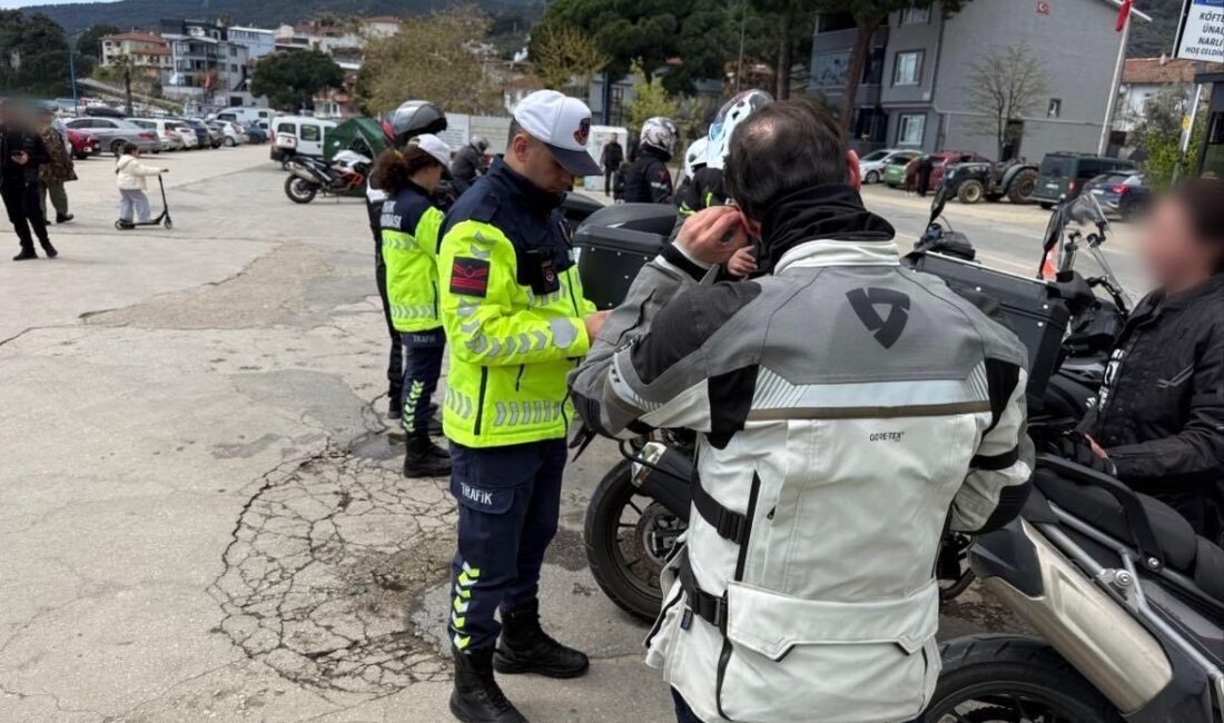 Bursa İl Jandarma Komutanlığı’na bağlı Trafik Jandarması timleri, il genelinde