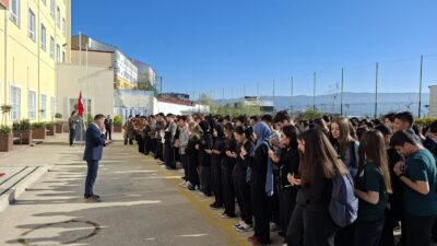 Orhangazi İlçe Milli Eğitim Müdürü, haftanın ilk gününde ilçedeki farklı