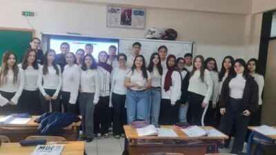 Bursa’nın Orhangazi ilçesinde bulunan fen lisesinde, öğrenciler arasında nezaket dilini