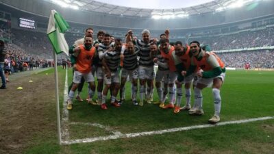 Bursaspor, Somaspor karşısında alacağı 1 puanla şampiyonluğunu ilan ederek Trendyol