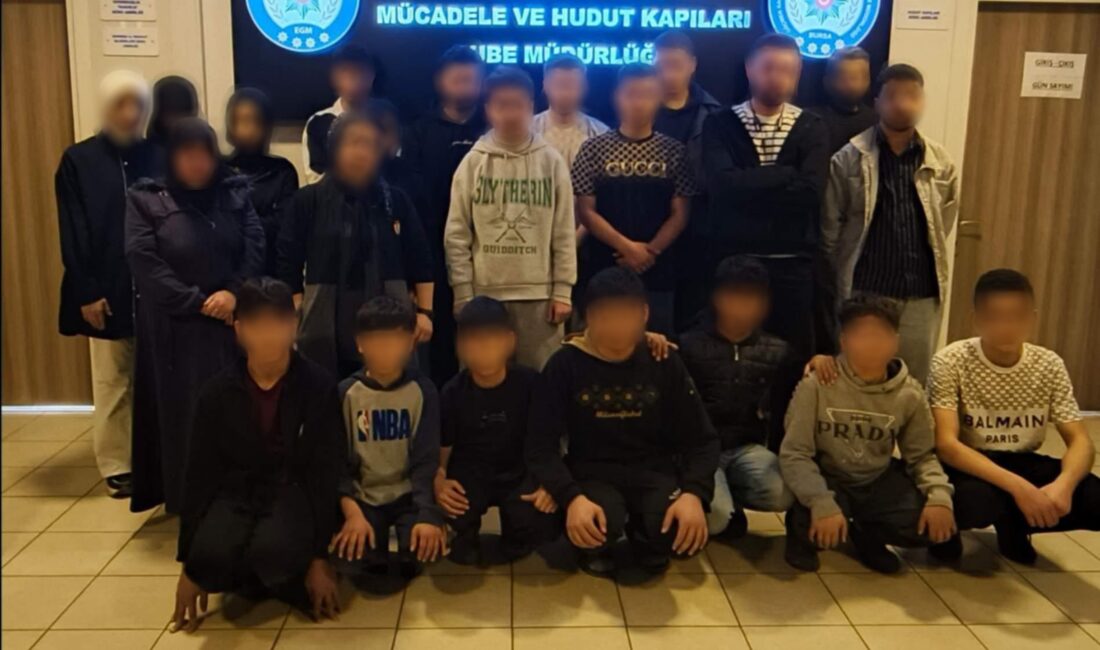 Bursa Emniyet Müdürlüğü, düzensiz göçle mücadele kapsamında gerçekleştirdiği eş zamanlı